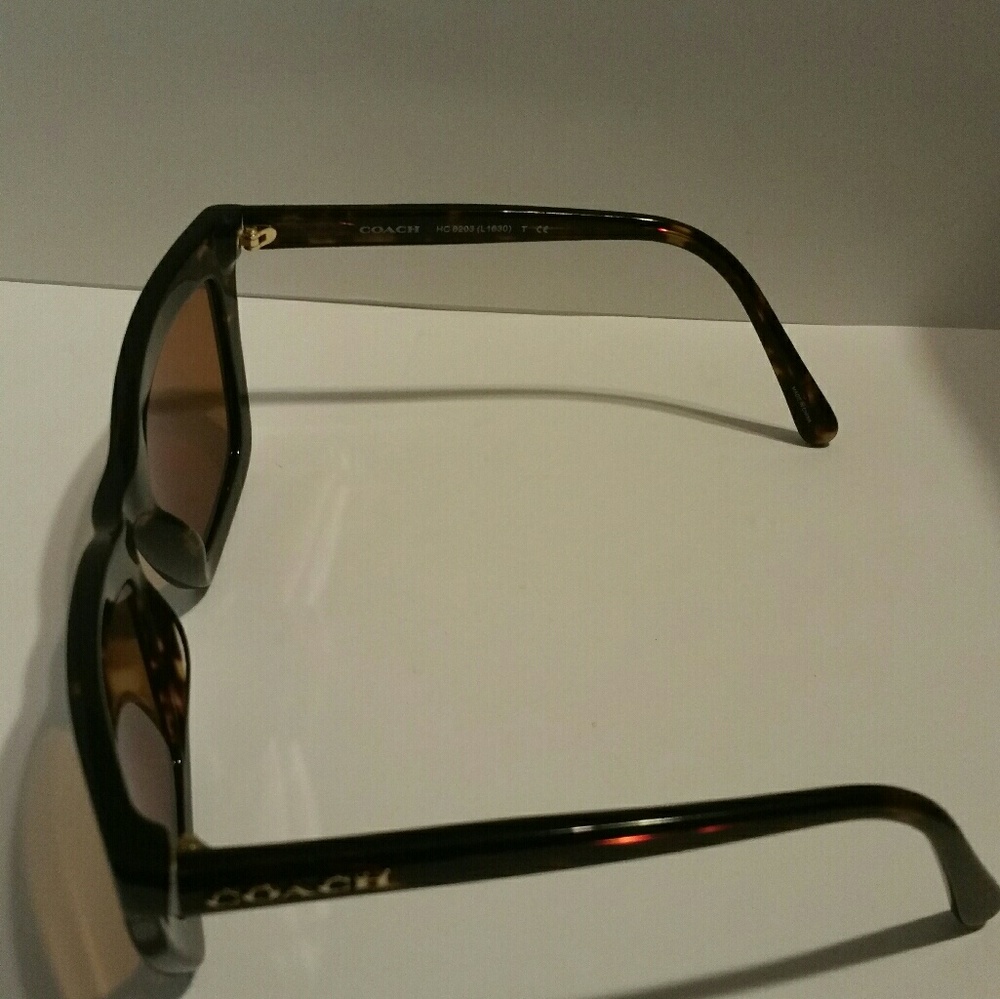 Tortoise Brown Coach Eyeglass Frame & Case - Picture 4 of 7